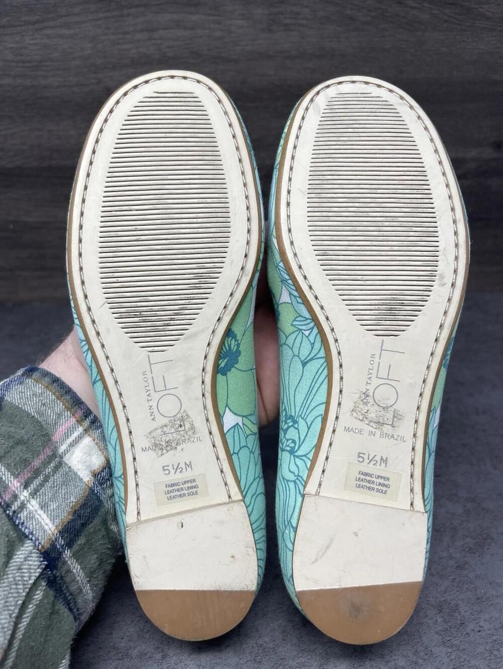 Ann Taylor LOFT Ballet Flats Womens Size 5.5 Green Floral Slip On Shoes - Picture 7 of 8